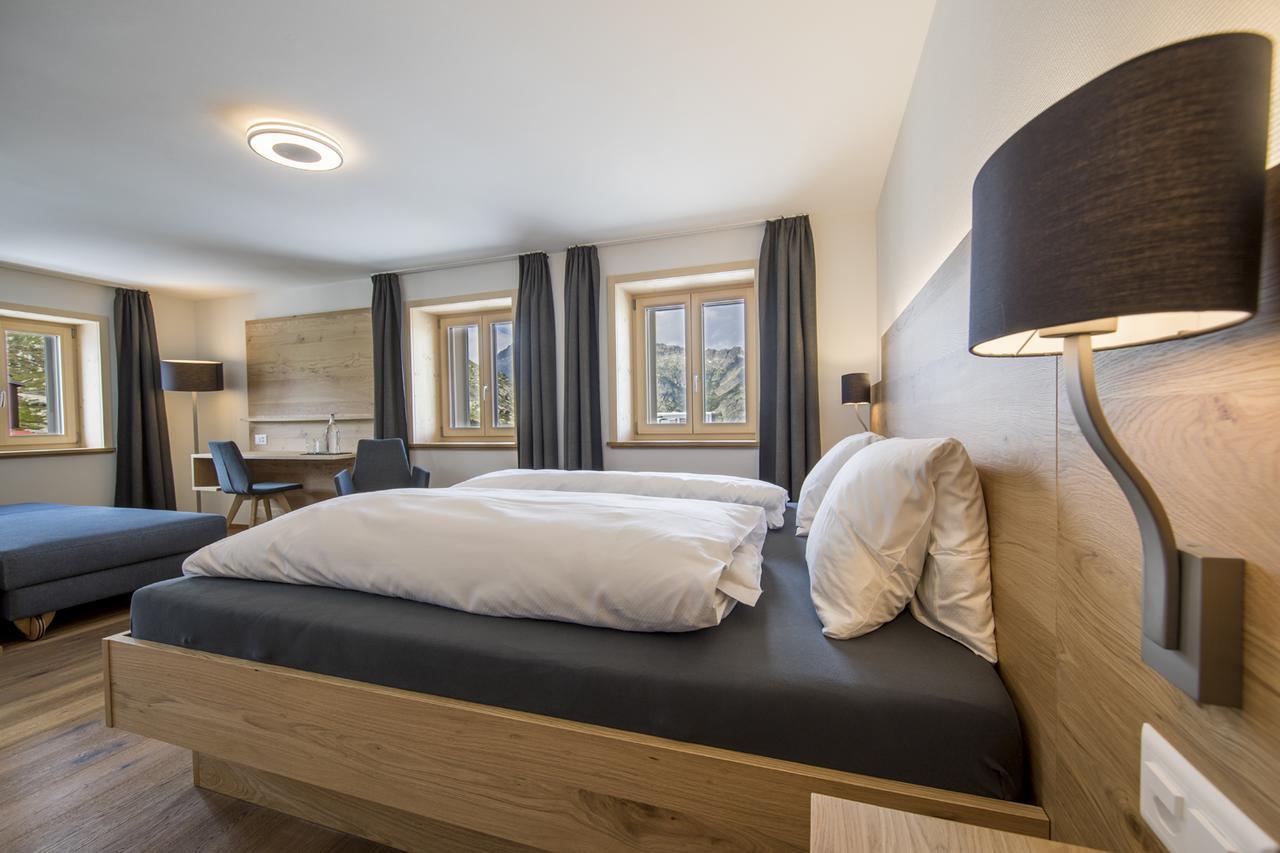Hotel Grimsel Passhoehe โอเบอร์วัลด์ ภายนอก รูปภาพ