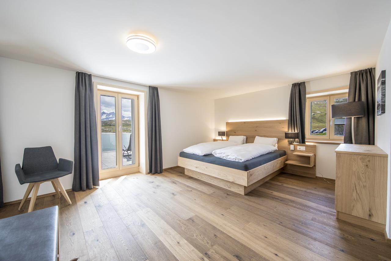 Hotel Grimsel Passhoehe โอเบอร์วัลด์ ภายนอก รูปภาพ