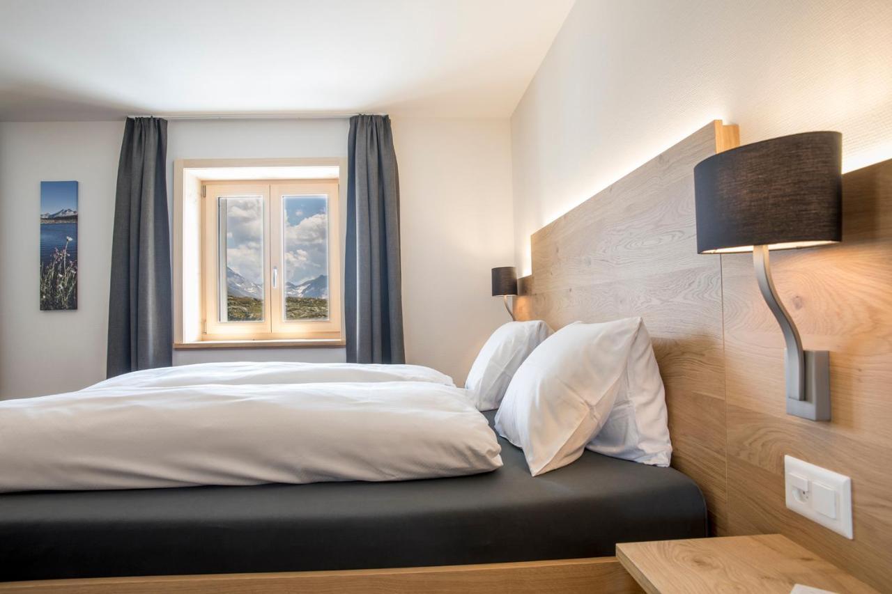 Hotel Grimsel Passhoehe โอเบอร์วัลด์ ภายนอก รูปภาพ